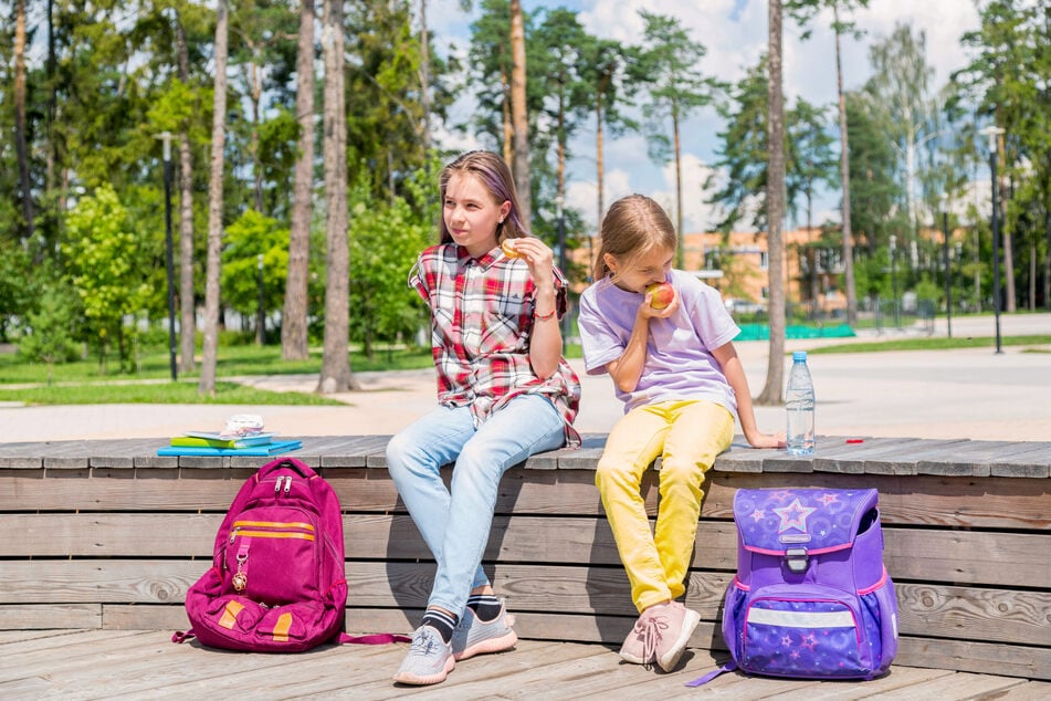 Gelegentlich sollte man einen Schulranzen reinigen.