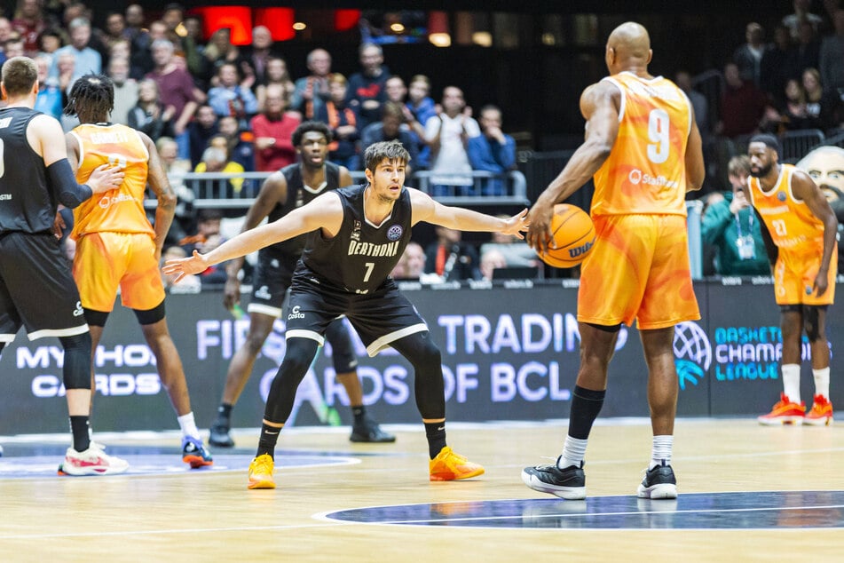 Auf welcher europäischen Bühne spielen die Niners um Deandre Landsdowne (35) in der kommenden Saison?