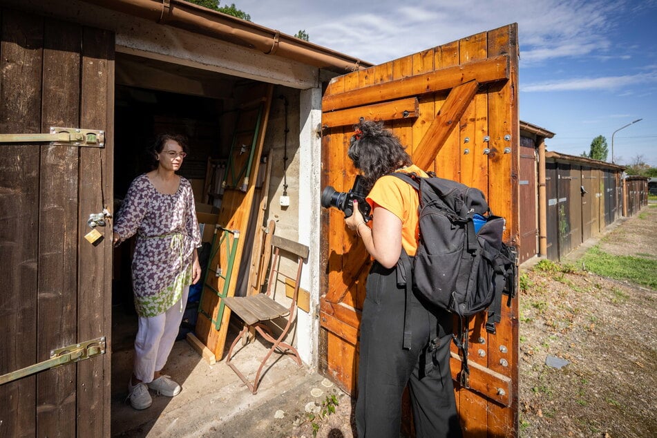 Die Fotografin Maria Sturm porträtiert die Buchhändlerin Katja Lücke (56), die selbst drei Garagen besitzt.