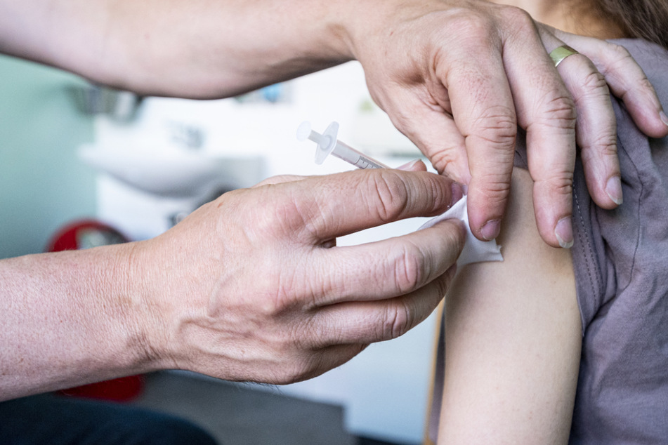 Niedersachsen will gezielt Kinder gegen das Coronavirus immunisieren. (Symbolbild)