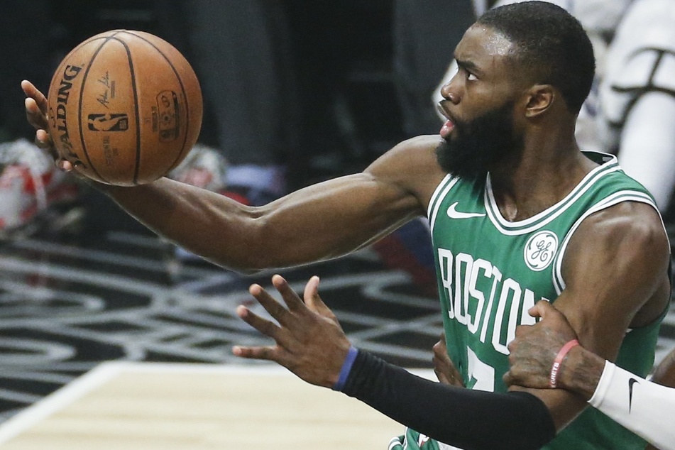 Jaylen Brown of the Boston Celtics scored 40 points on the way to defeating the Lakers on Thursday night