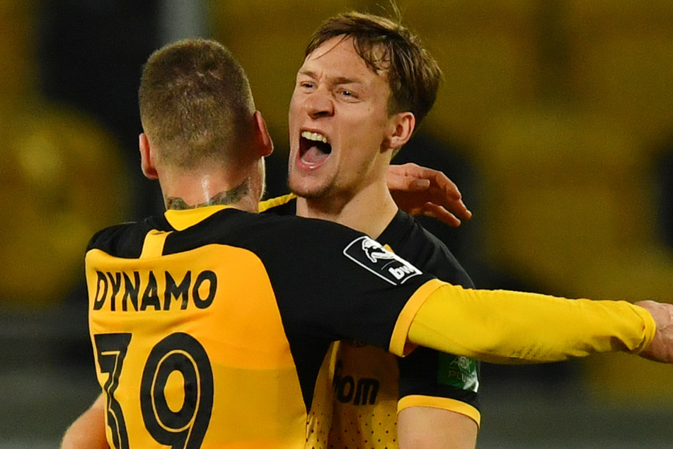 Tim Knipping (28, r.) und Kevin Ehlers (19) dürfen mit der SGD noch vor dem Rückrunden-Start der 3. Liga wieder auf den Platz treten: Am Mittwoch steht ein Testspiel an!
