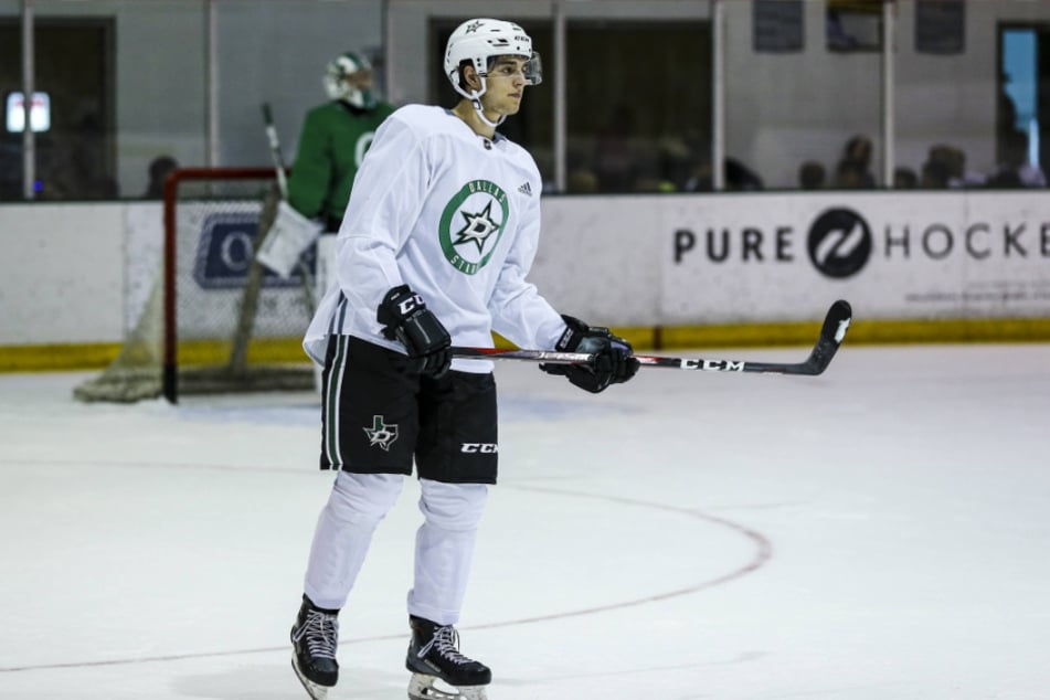 Adam McCormick (25) wechselt von den Rockford IceHogs zu den Eispiraten Crimmitschau.