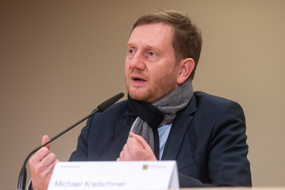 Ministerpräsident Michael Kretschmer (45, CDU) sieht angesichts der dramatischen Lage in den Kliniken keine andere Möglichkeit als ein Knallhart-Lockdown.