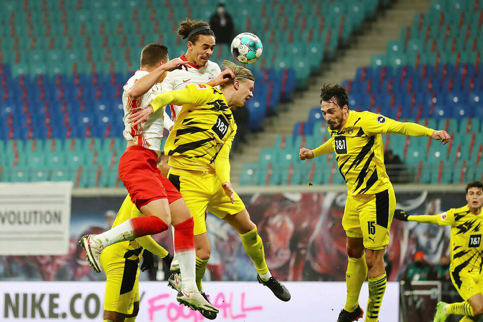 Möglicherweise fehlt Dortmunds Goalgetter Erling Haaland (3.v.r.) dem BVB gegen RB.
