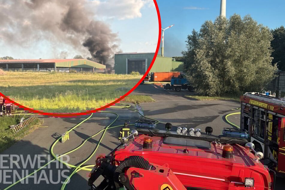 Meterhoher Rauch: Brand auf Mülldeponie löst Großeinsatz aus