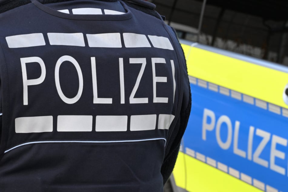 Die Polizei sucht nach Zeugen, um den älteren Mann zu schnappen. (Symbolfoto)
