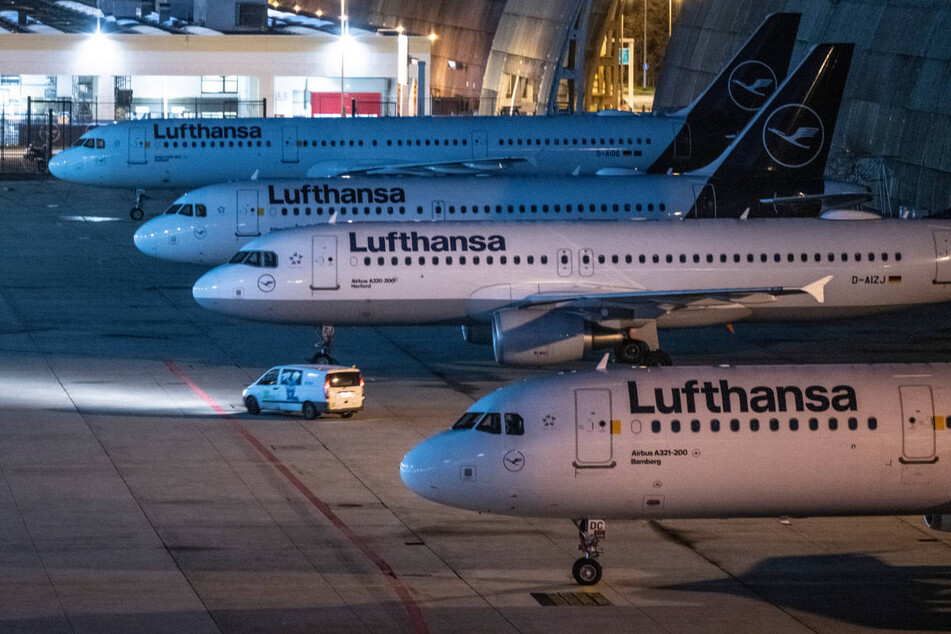 Bei der Lufthansa fliegt heute nicht viel: Wegen des Warnstreiks des Bodenpersonals fallen am Mittwoch 80 bis 90 Prozent der geplanten Flüge aus. (Archivbild)