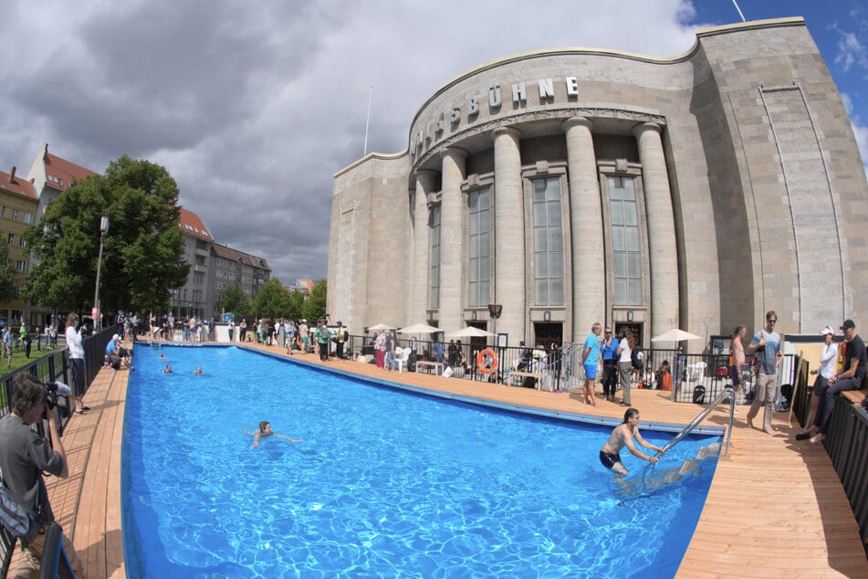 Das Schwimmbecken hat erst kürzlich eröffnet und sorgt weiter für Schlagzeilen.