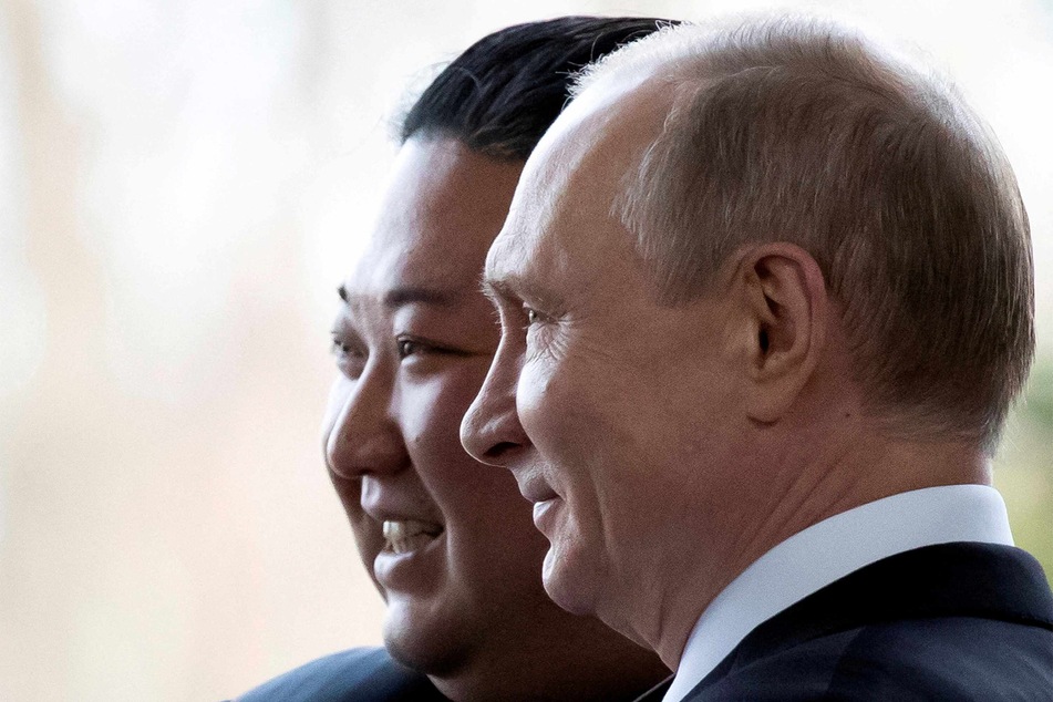 Russian President Vladimir Putin (r.) and North Korea's leader Kim Jong Un during their meeting in Vladivostok, Russia, in 2019.