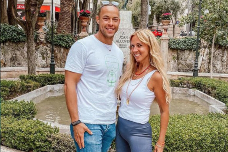 Zuletzt wurde dem 34-Jährigen ein Techtelmechtel mit 90er Jahre Pop-Sternchen Loona (46, "Bailando") angedichtet. Beide sind aktuell bei "Kampf der Realitystars" zu sehen.