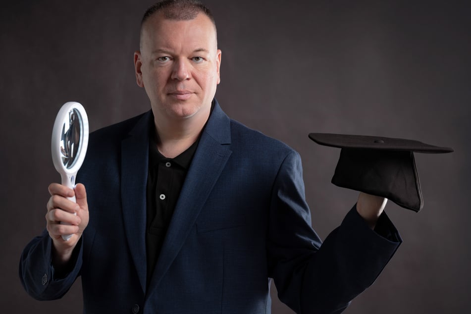 Plagiatsjäger Dr. Stefan Weber (55) begrüßt die Entscheidung der TU Chemnitz.