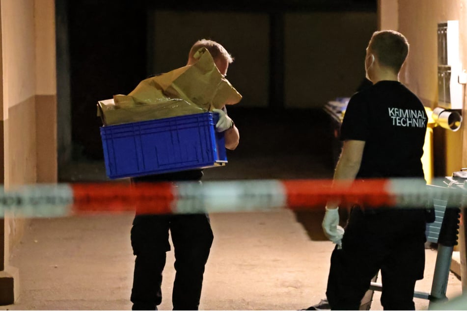 Wohnungsbrand mit vier Toten: Polizei entdeckt Verbindung zu Machetenangriff!