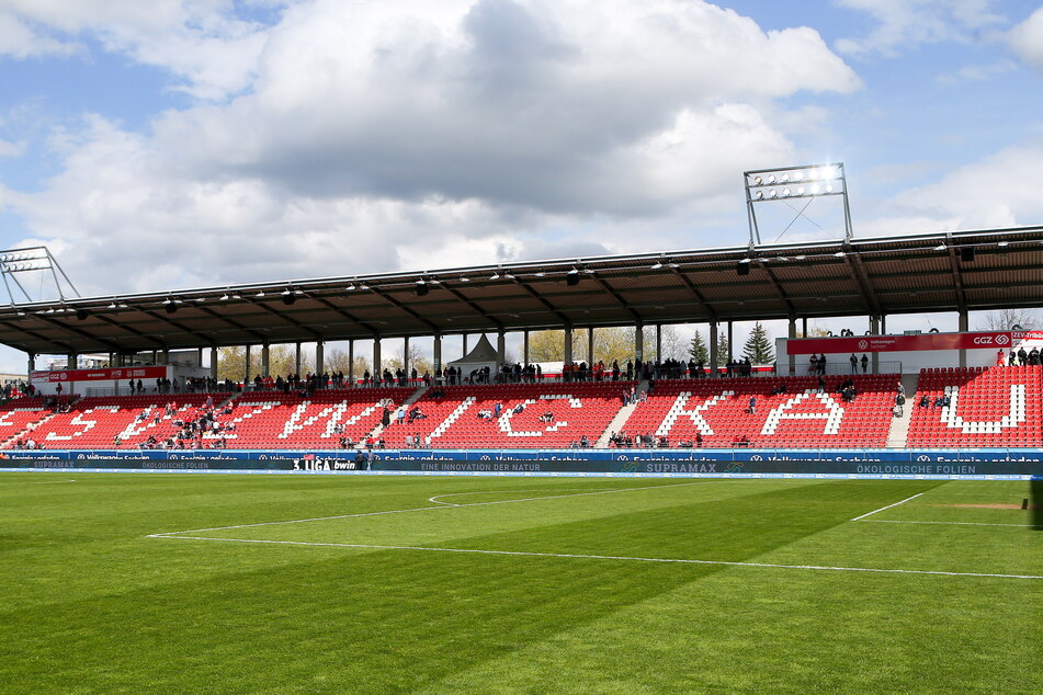 Seit dem Abstieg in die Regionalliga ist die Gegengerade in der GGZ-Arena nur zu ausgewählten Spielen geöffnet. Gegen Altglienicke dürfen wieder Zuschauer darauf Platz nehmen.