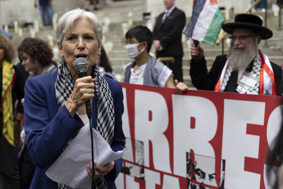 Dr. Jill Stein speaks at a rally outside the New York Public Library branch on Fifth Avenue calling for the arrest of Israeli Prime Minister Benjamin Netanyahu.