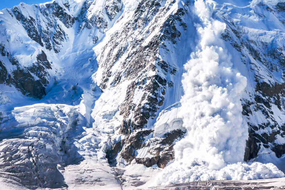 Zahlreiche Schneebretter abgegangen: Mehrere Tote bei Lawinenunglück in Tirol