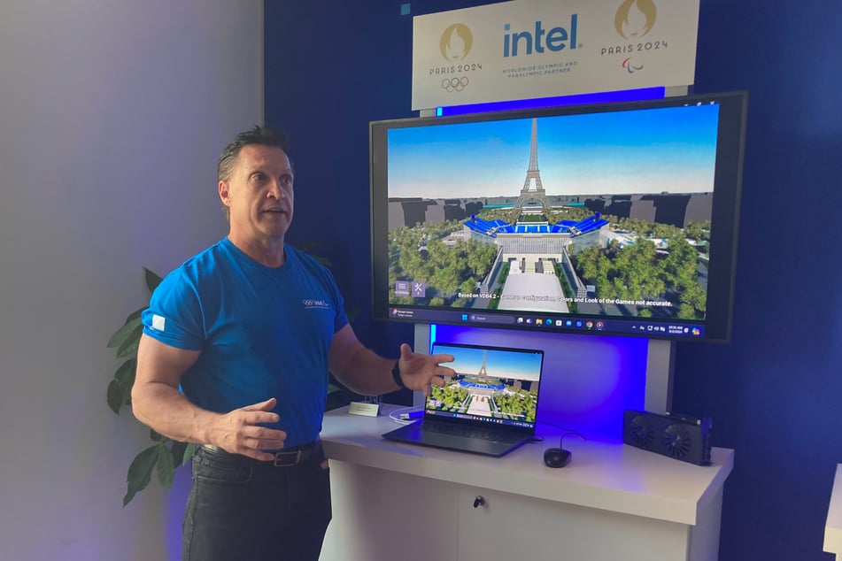 Intel-Tech-Experte Chuck Duvall stellte in Paris die neue KI-Technologie "Digitaler Zwilling" vor.