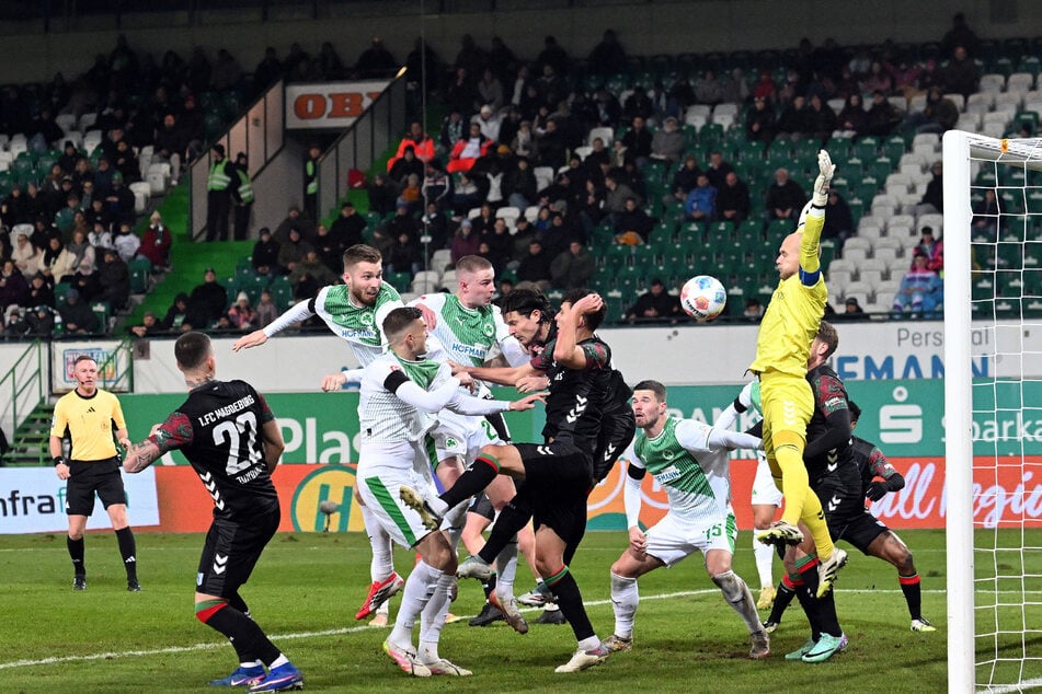 Gleich drei Gegentreffer kassierte der FCM gegen Fürth durch Standards.