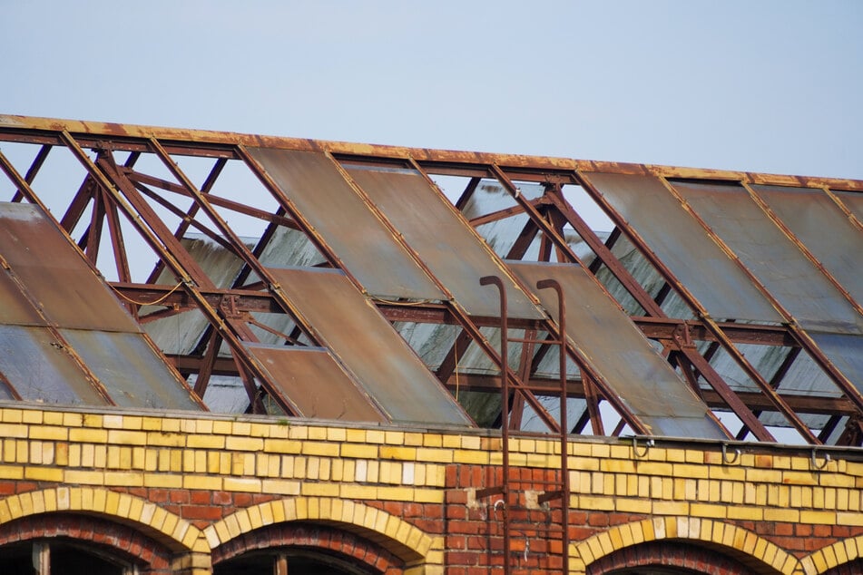 Die Fabrik ist in keinem guten Zustand.