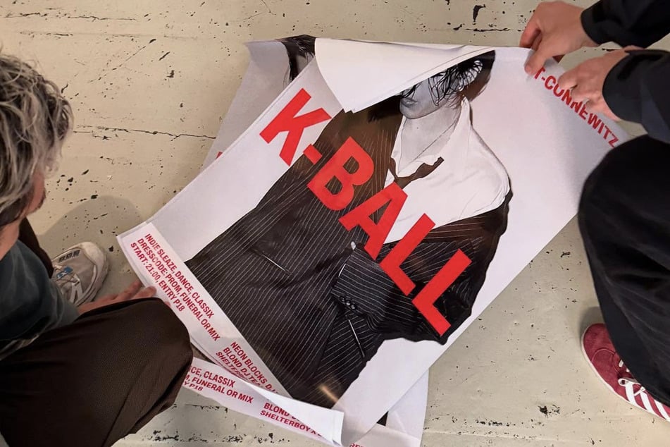 Kraftklub hat ein Foto des Posters für den "K-Ball" veröffentlicht.