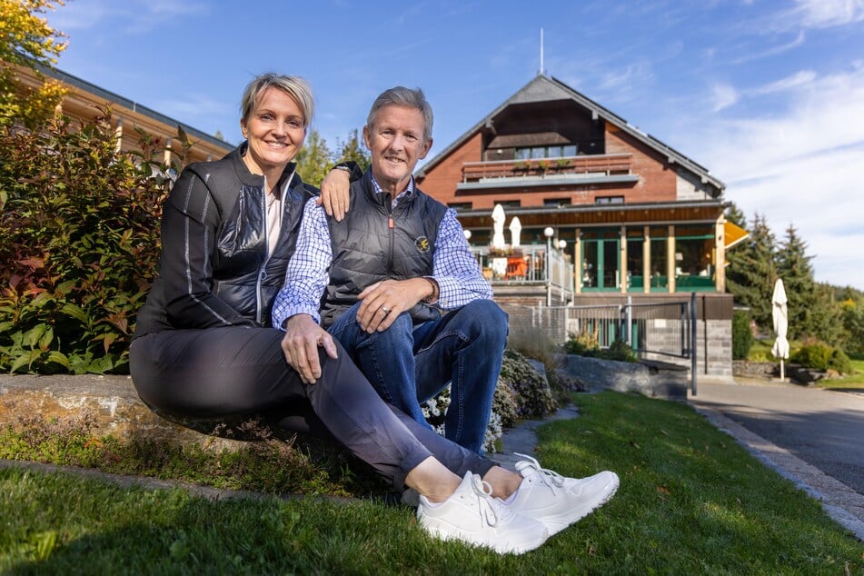Gemeinsam mit seiner Frau Doreen (49) führt Jens Weißflog sein Hotel in Oberwiesenthal.