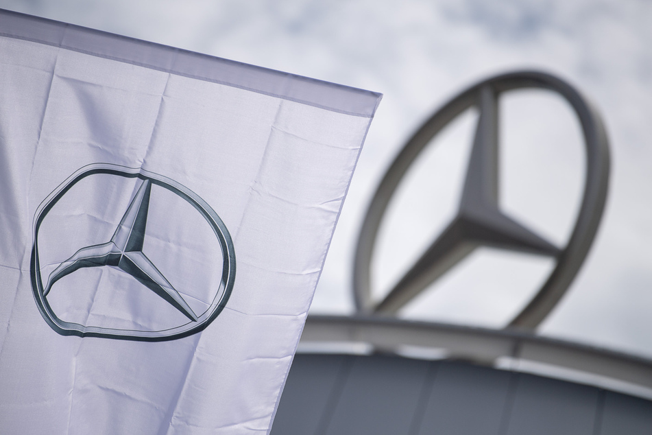 Mercedes stellt seine unternehmenseigenen Autohäuser auf den Prüfstand, Standorte sollen aber nicht geschlossen werden. (Archivbild)