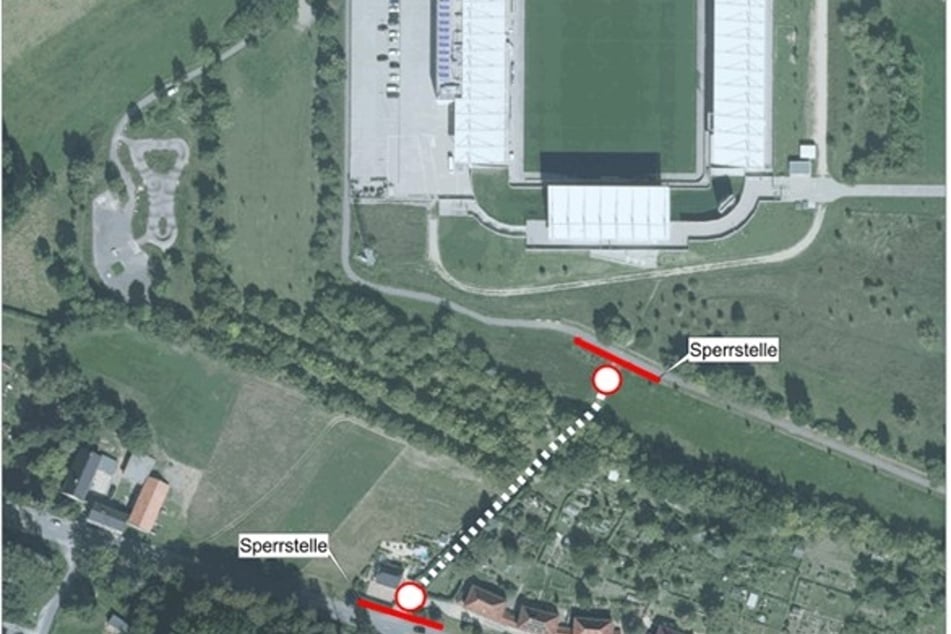 Die Treppe an der Mülsener Straße, die von FSV-Fans gern zum Stadion genutzt wird, ist am Samstag dicht.