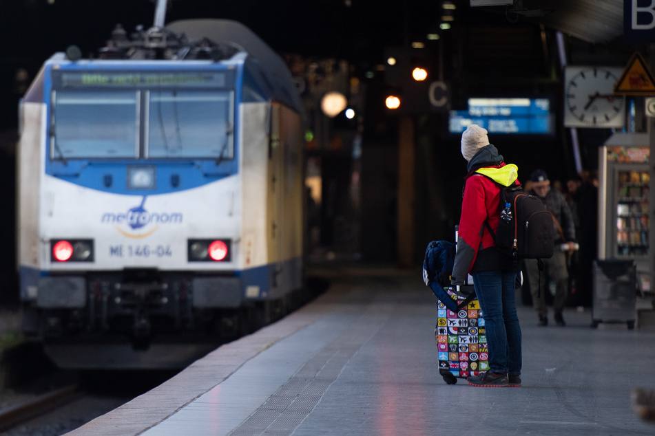 Winter-Chaos! Metronom stellt Zugverkehr in Niedersachsen ein