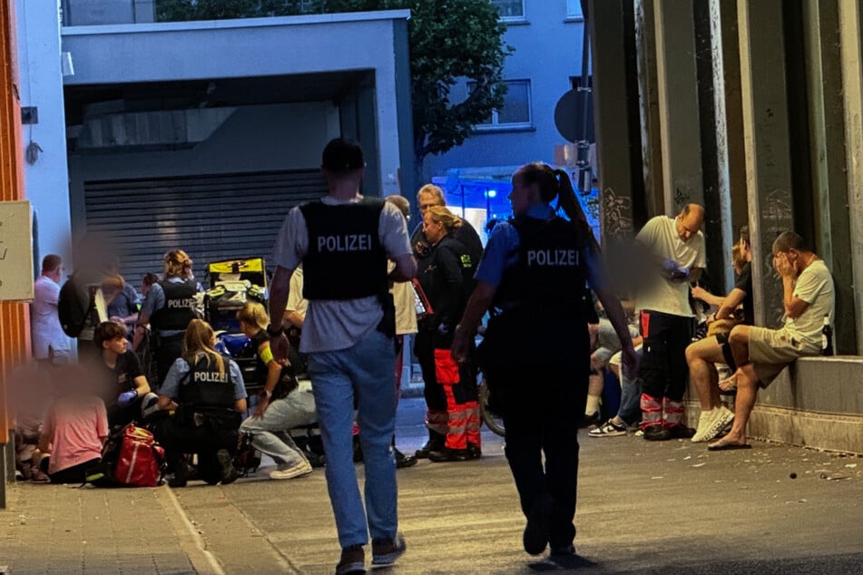 "Alles voller Blut": Zeugen berichten schockiert von Gewalttat auf offener Straße in Hessen