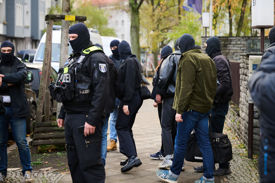 In mehreren Bundesländern, darunter auch in Baden-Württemberg, ging die Staatsmacht am Donnerstag gegen islamistische Objekte vor.