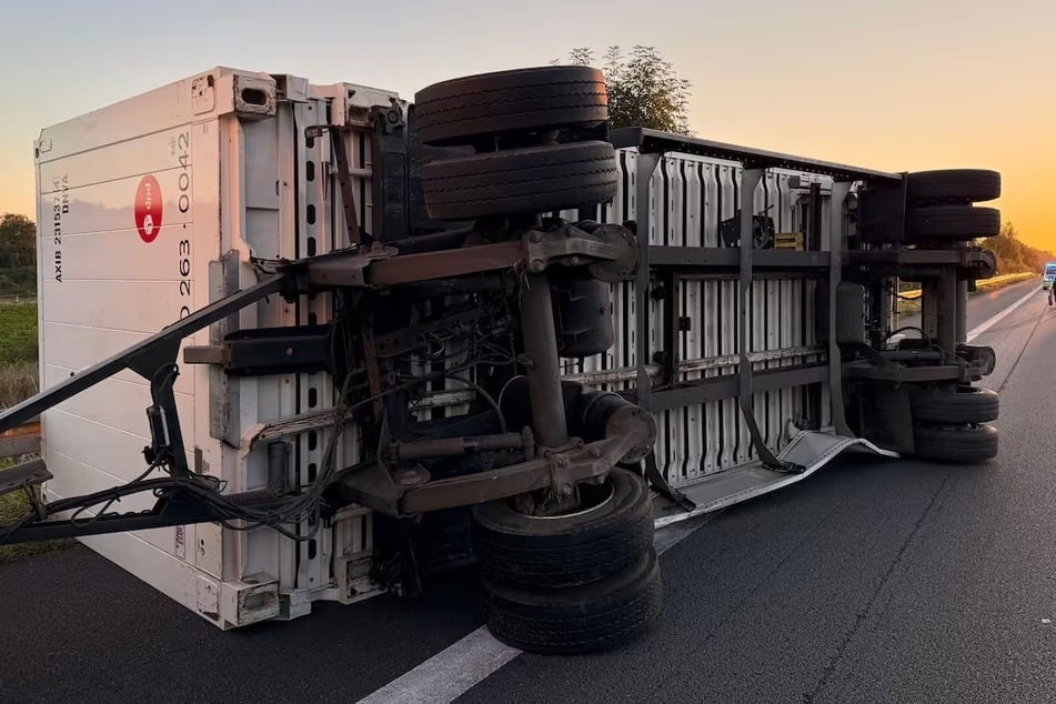 A2 bei Braunschweig nach Lastwagenunfall teils gesperrt