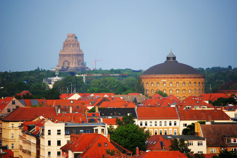 Der Fockeberg bietet einen schönen Blick auf Leipzigs Innenstadt und das Völkerschlachtdenkmal.
