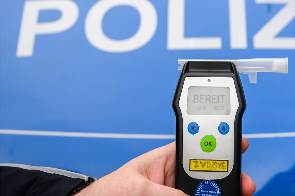 Über zwei Promille: Betrunkener will Auto mit Fingern öffnen