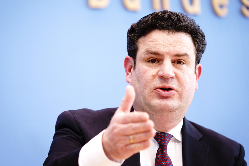 Hubertus Heil (48, SPD), Bundesminister für Arbeit und Soziales, wünscht sich noch mehr Corona-Tests in Unternehmen.