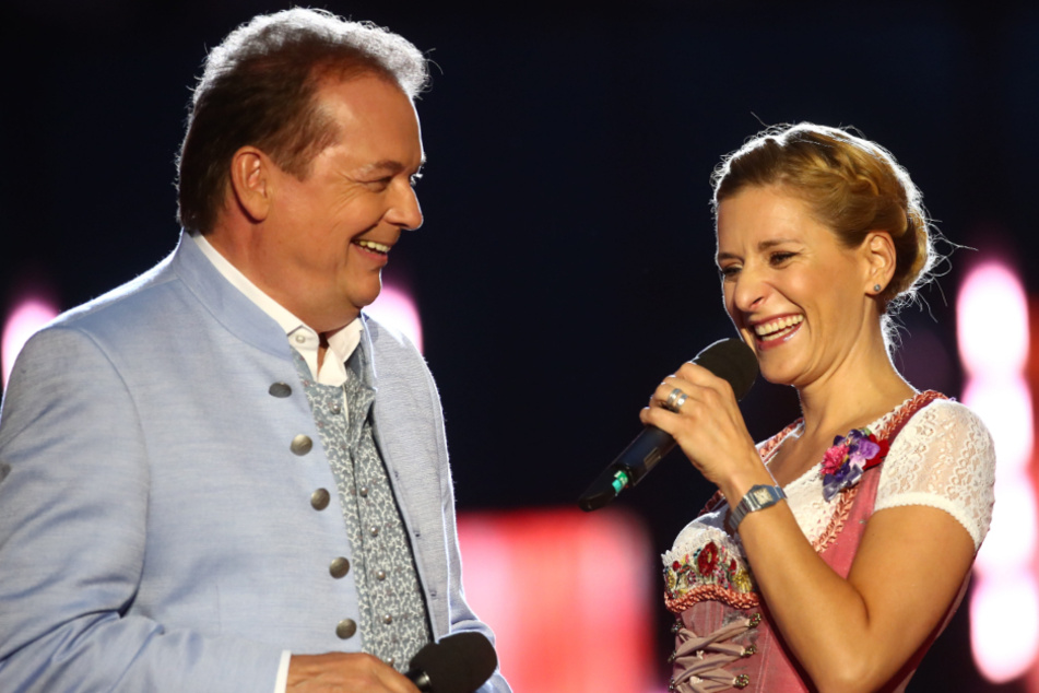 Stefanie Hertel (41) und Arnulf Prasch (55) verlagern ihr Winter-Open-Air "Wenn die Musi spielt" in diesem Jahr ins Fernsehen.