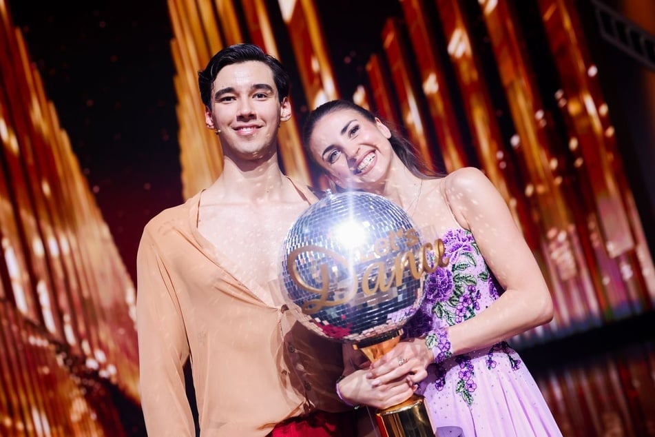 Ekaterina Leonova (38) und Promi-Spross Diego Pooth (21) sind die Gewinner der 18. Staffel von "Let's Dance".