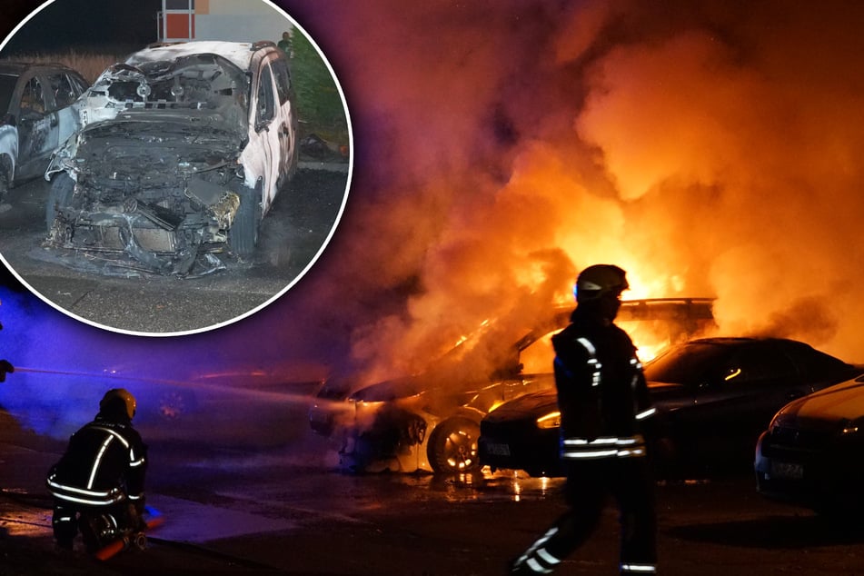 Leipzig: Feuer in Leipzig-Mockau: Caddy brennt aus, Flammen erfassen Nachbarautos