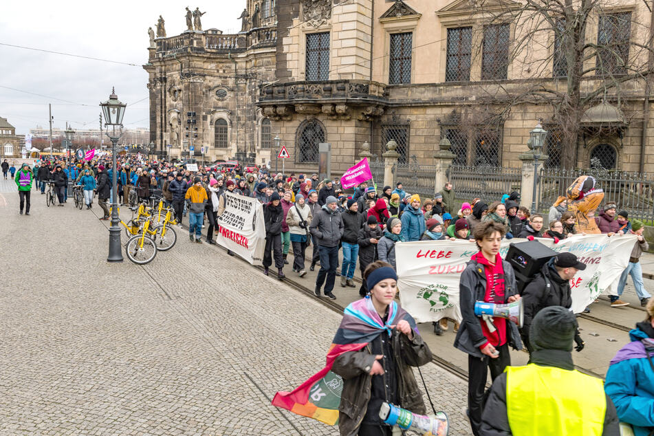 Am Ende waren gut 2000 Menschen durch Dresden gezogen.