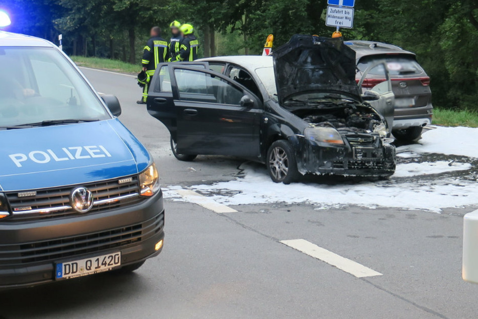 Der Chevrolet geriet nach dem Unfall in Brand.