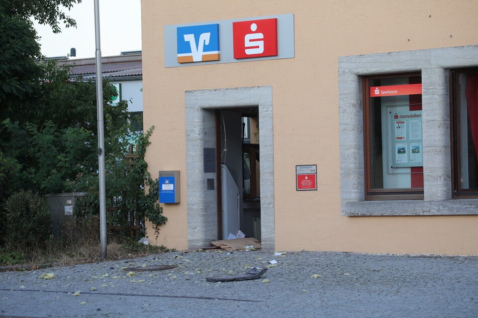 Diese hatten in der Nacht auf Montag in Colmberg einen Geldautomaten gesprengt.