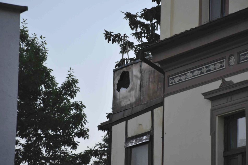 Auf dem Balkon des Mieters hatte es gebrannt.