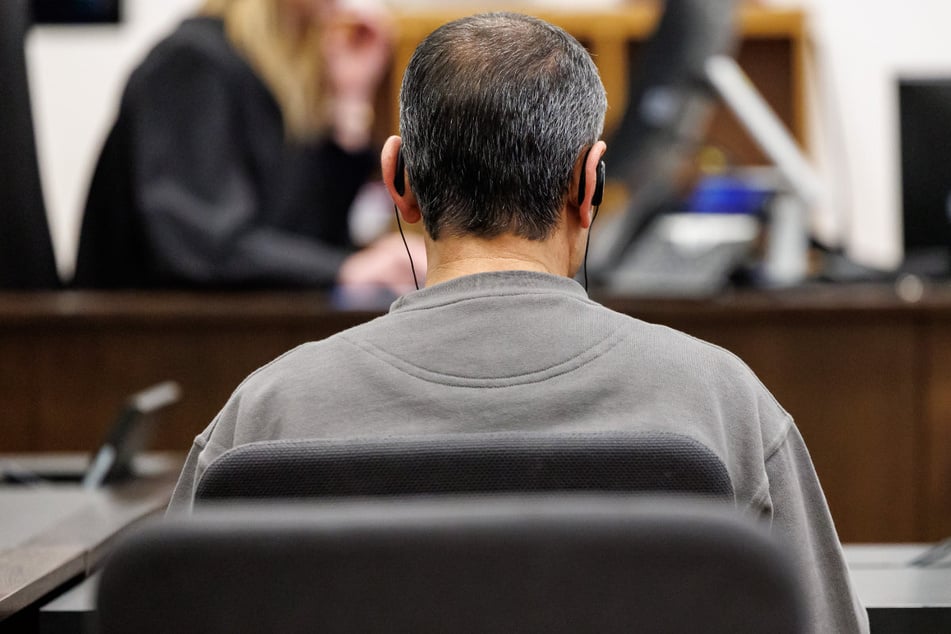 Der Angeklagte soll seine getötete Schwester gerächt haben, als er seinen Cousin erstochen hatte.