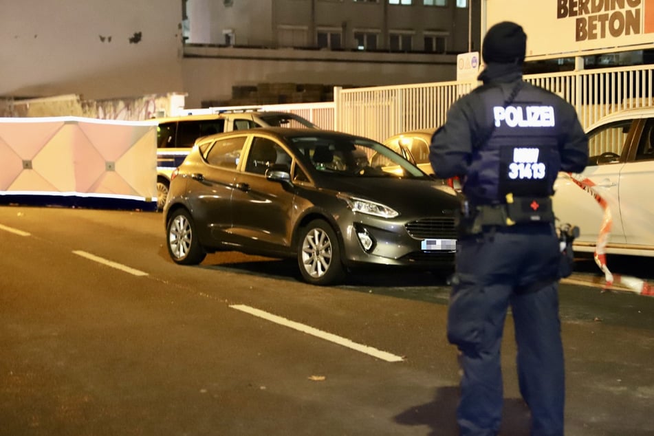 Die Kölner Polizei hat am Donnerstagabend einen Mann niedergeschossen. Er starb im Krankenhaus.