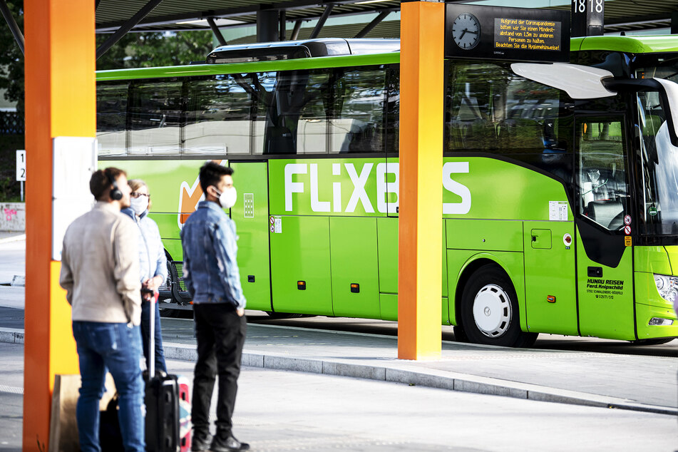 In den Flixbus kommen Fahrgäste nur noch mit Mund-Nasen-Schutz.