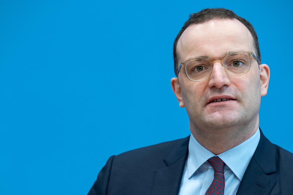 Dauer-Lockdown für Ungeimpfte? Spahn erhöht Druck extrem!