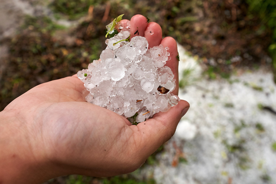 Es kann im Laufe des Wochenendes zu Unwettern und Hagel kommen.