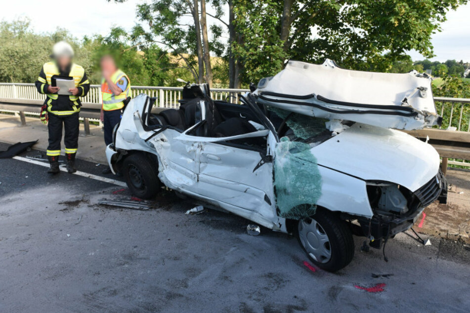 Der junge Mann wurde schwer verletzt in ein Krankenhaus gebracht.