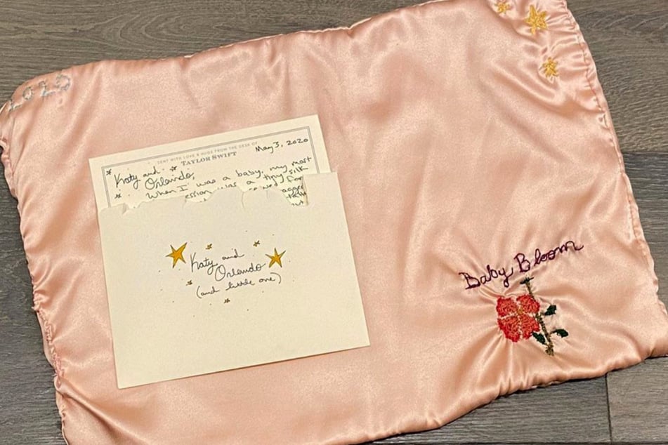 Katy Perry posts a picture of Daisy's new blankie.