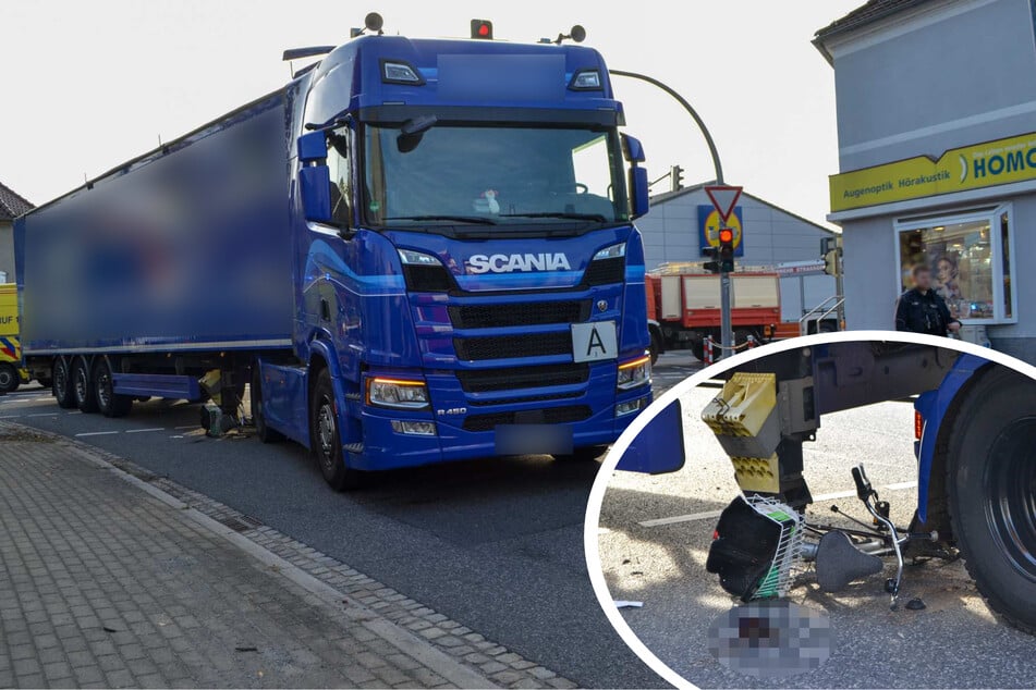 Lkw erfasst beim Abbiegen Radfahrerin! 82-Jährige bei Unfall schwer verletzt