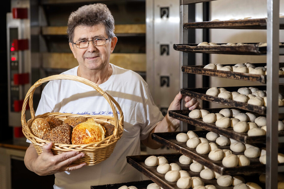 Bäckermeister Wolfgang Meyer (74) sorgt sich um die Zukunft seiner Zunft.